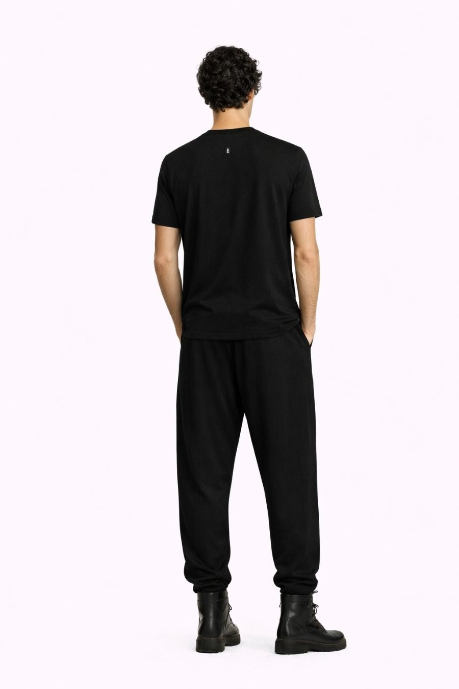 ANTSTOPPABLE BLACK T-SHIRT - DE LA ROSA TULUM