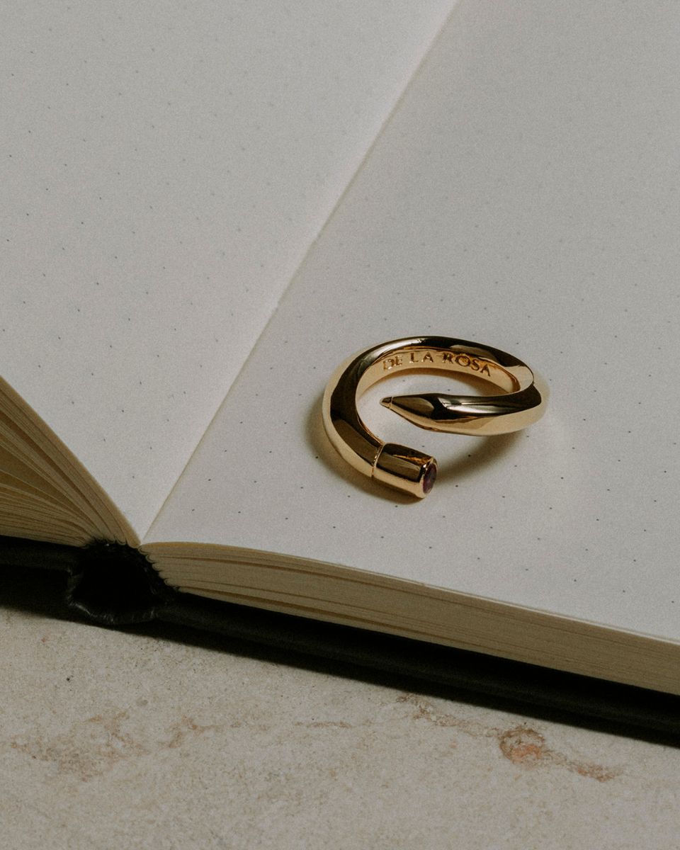 WRITE YOUR OWN STORY GOLD PENCIL RING - DE LA ROSA TULUM