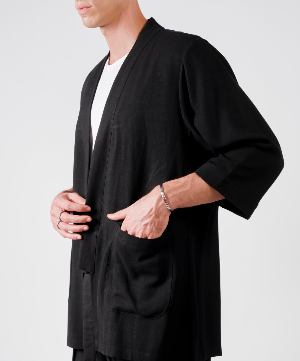CONFIDENT BLACK KIMONO MEN - DE LA ROSA TULUM