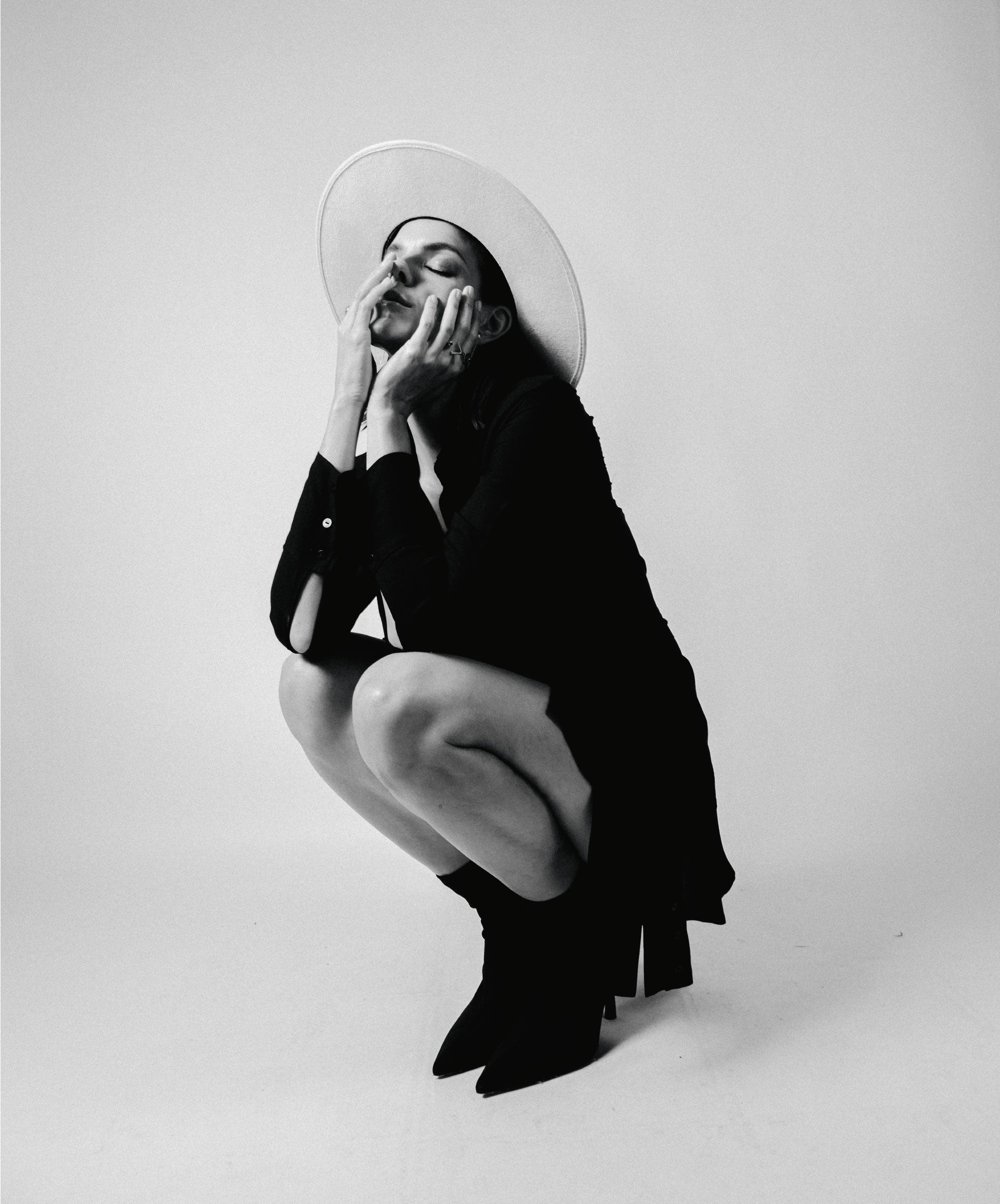 HUG BLACK VISCOSE SHIRT DRESS - DE LA ROSA TULUM