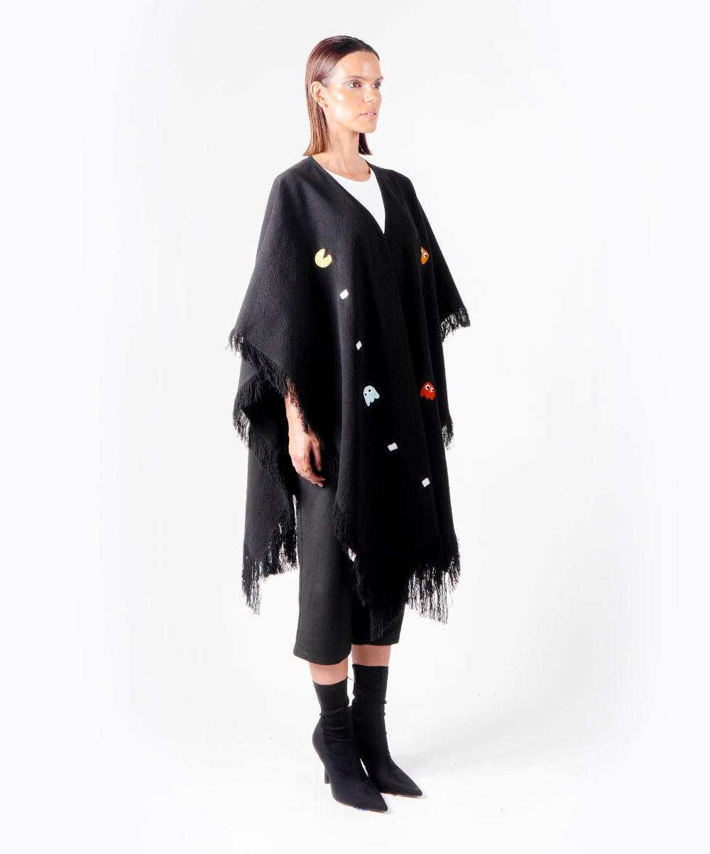 PLAY BLACK PONCHO - DE LA ROSA TULUM