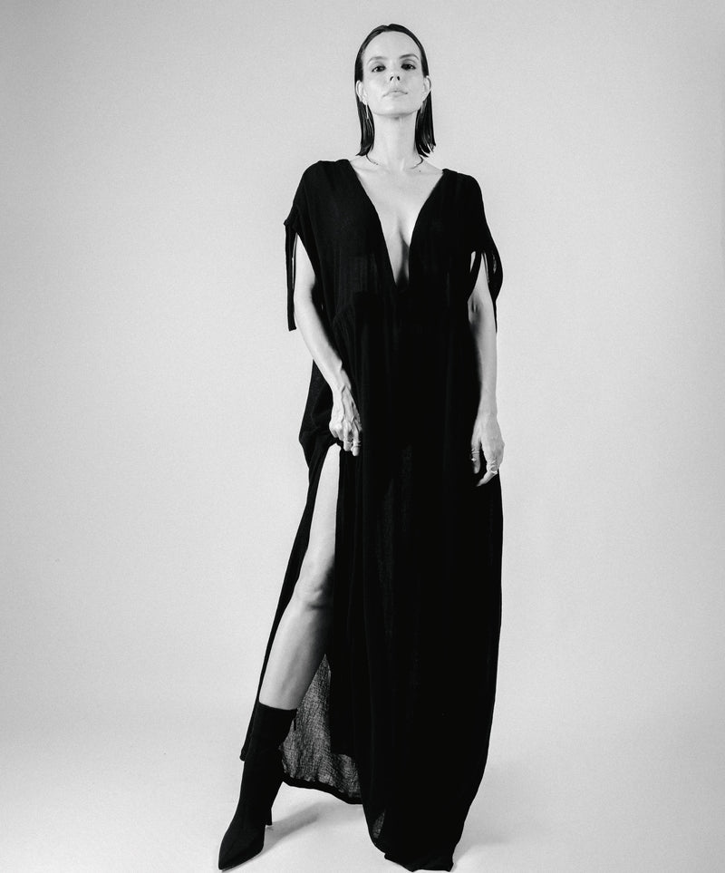 EPIC ADJUSTABLE LONG BLACK DRESS - DE LA ROSA TULUM