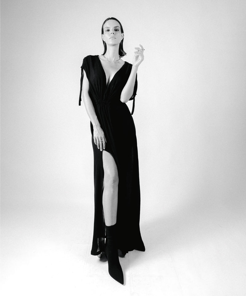 EPIC ADJUSTABLE LONG BLACK DRESS - DE LA ROSA TULUM