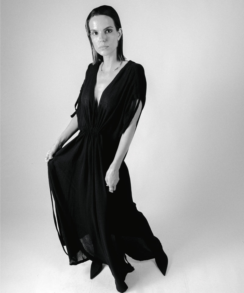 EPIC ADJUSTABLE LONG BLACK DRESS - DE LA ROSA TULUM