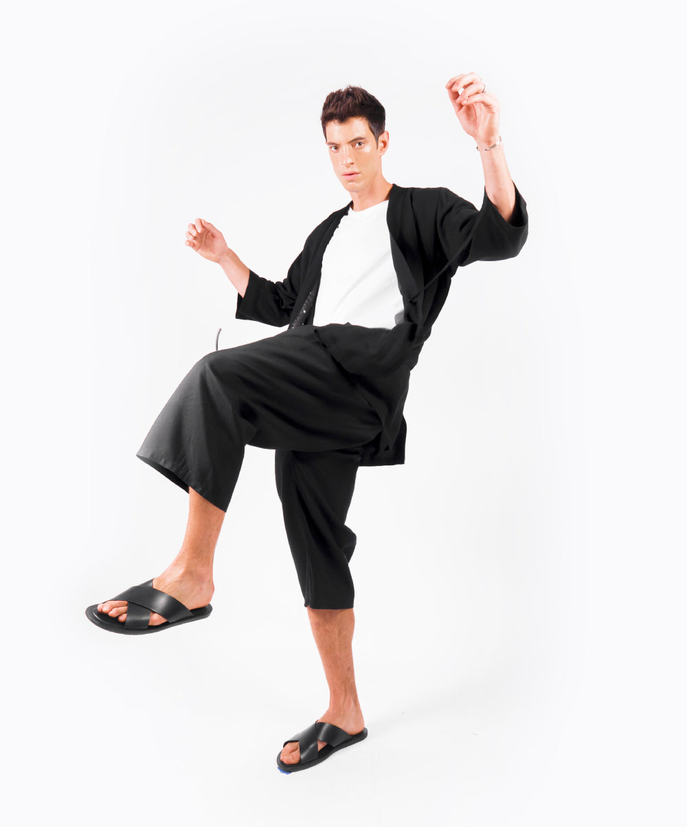 CONFIDENT BLACK KIMONO MEN - DE LA ROSA TULUM