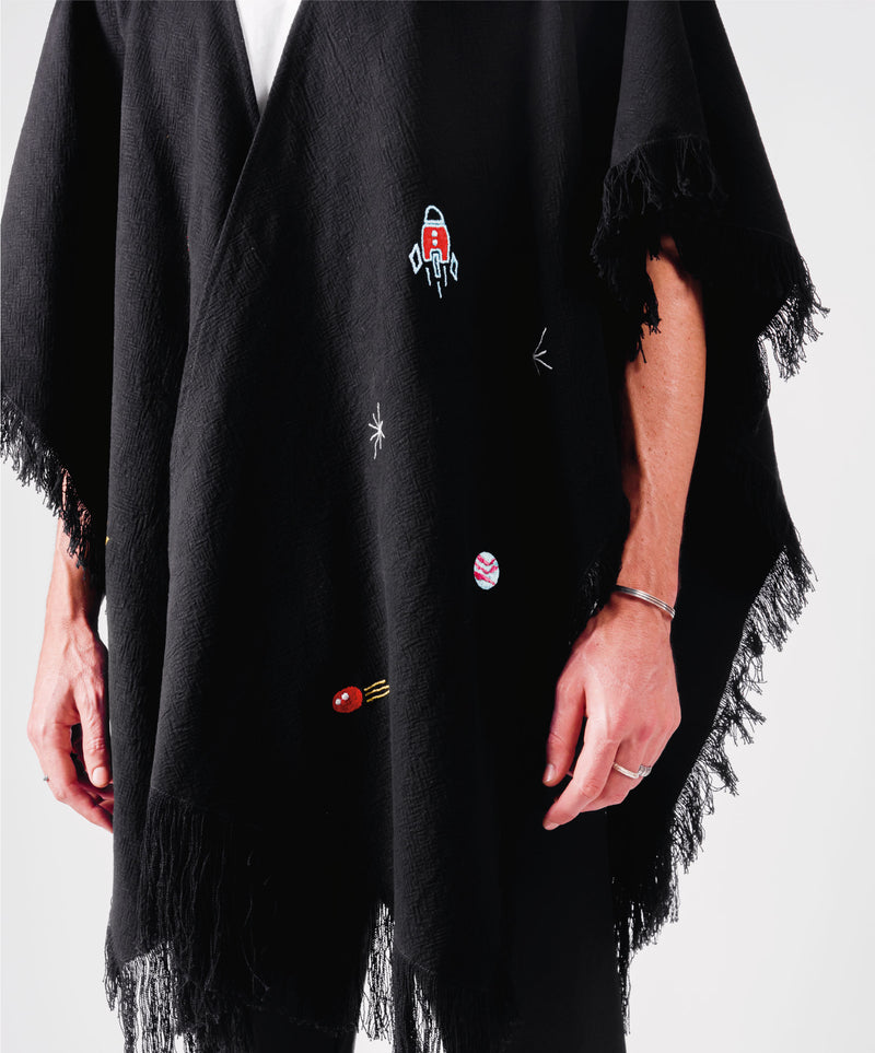 NO GRAVITY BLACK PONCHO - DE LA ROSA TULUM