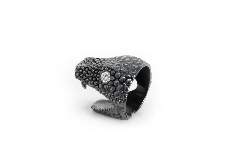 ENDLESS EVOLUTION BLACKENED SILVER SNAKEHEAD RING - DE LA ROSA TULUM